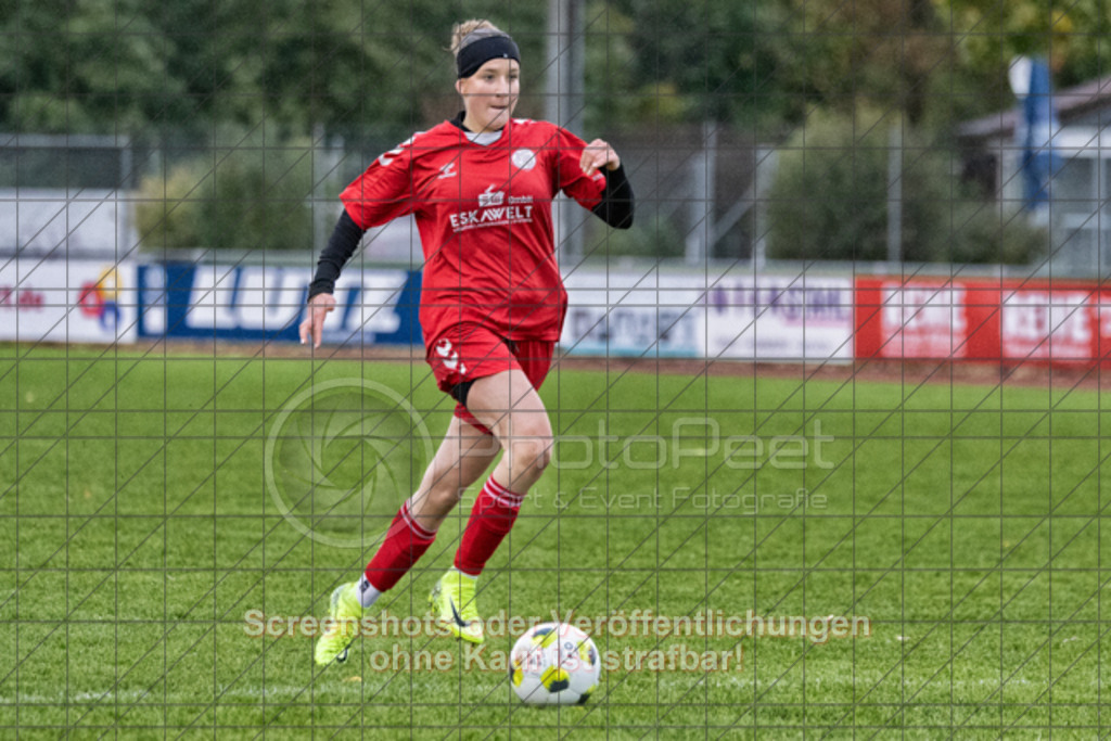 20251004_172551_0693-Bearbeitet | #,1.FC Donzdorf (rot) vs. ASV Spartania Eislingen (blau), Fussball, B-Juniorinnen-Verbandsstaffel Nord, wfv, 03. Spieltag, Saison 2025/2026, Rasenplatz, Lautertal Stadion, Süßener Straße 16, 73072 Donzdorf, 04.10.2025 - 16:00 Uhr,Foto: PhotoPeet-Sportfotografie/Peter Harich