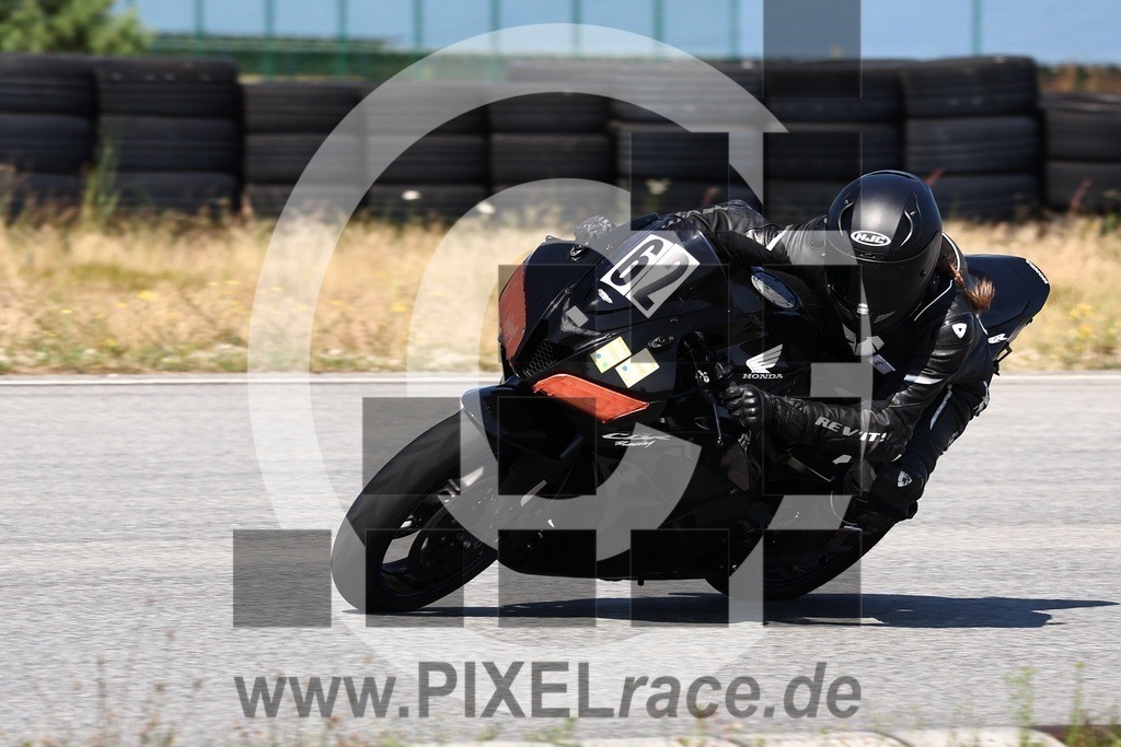 0062-20240715_04282 | Schöne Erinnerungen an spannende Momente - das festzuhalten ist unser Job. PIXELrace.de ist seit 2003 auf den Rennstrecken Europas unterwegs um die Action draußen beim Fahren und die wunderbare Stimmung imm Fahrerlager für euch einzufangen.