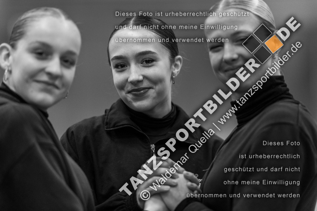 20231020-00196 | Hier finden Sie Tanz Bilder vom Latein und Standard Formationen tanzen. Sportbilder vom Tanzsport. Schöne Fotos und von Weltmeisterschaft, Europameisterschaft, Bundesliga, Regionalliga, Oberliga und Landesliga sowie von GOC Stuttgart, DanceComp, WM Bremen