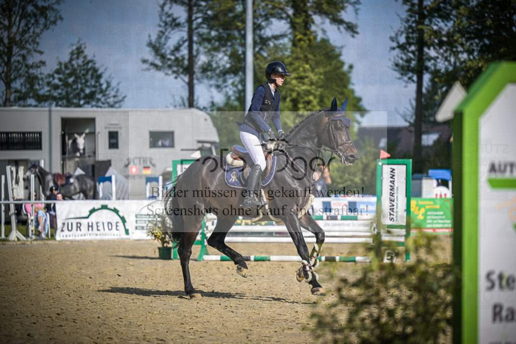 DOS_5455 | Entdecke hochwertige Reitturnierfotos von Foto Oger. Professionell, emotional und authentisch – jetzt Lieblingsmomente im Shop bestellen.Deutschlandweite Turnierfotografie. - Realisiert mit Pictrs.com