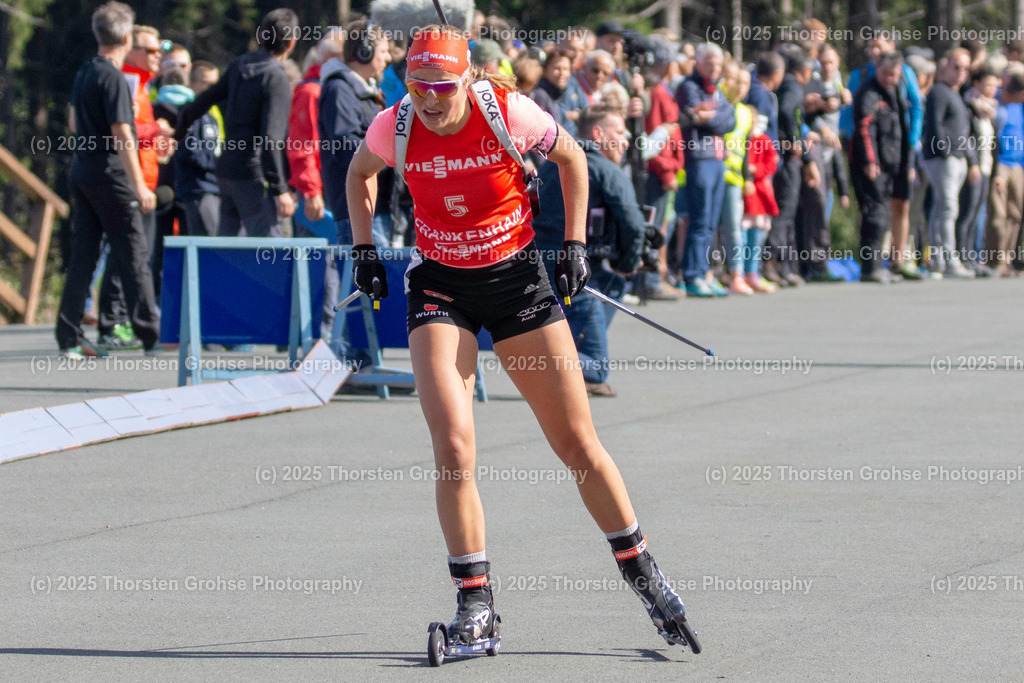 Deutsche Meisterschaften Biathlon 2018 | Deutsche Meisterschaften Biathlon 2018, Massenstart Frauen am 15.09.2018 in der DKB SKI ARENA in Oberhof, (Deutschland)

Bild: Luise Kummer vom SV Frankenhain / BwO (5) - Realisiert mit Pictrs.com