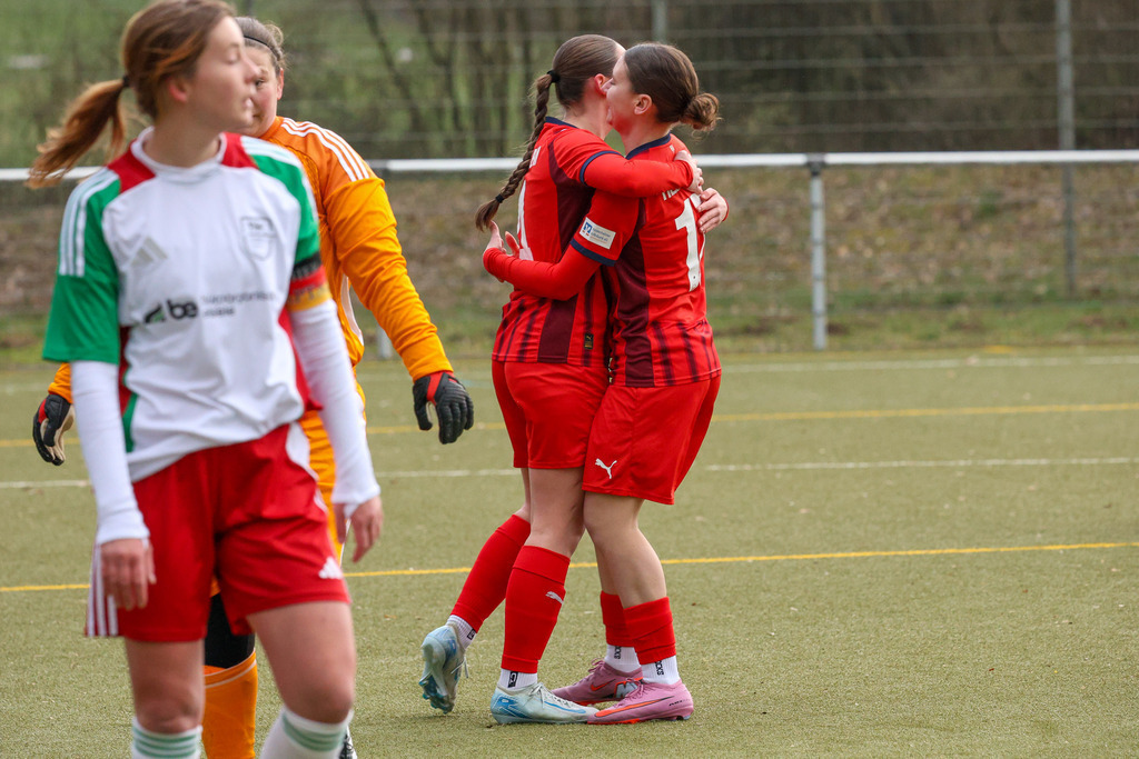 WASFCH_260321_3915 | SGM DJK Wasseralfingen/Neuler vs. 1.FC Heidenheim 1846 II, Fußball, Frauen, Bezirksliga, 2025/2026, 13. Spieltag, 21.03.2026 in Wasseralfingen, Kunstrasen Bürgle(Foto: Michael Bulling) - Realisiert mit Pictrs.com