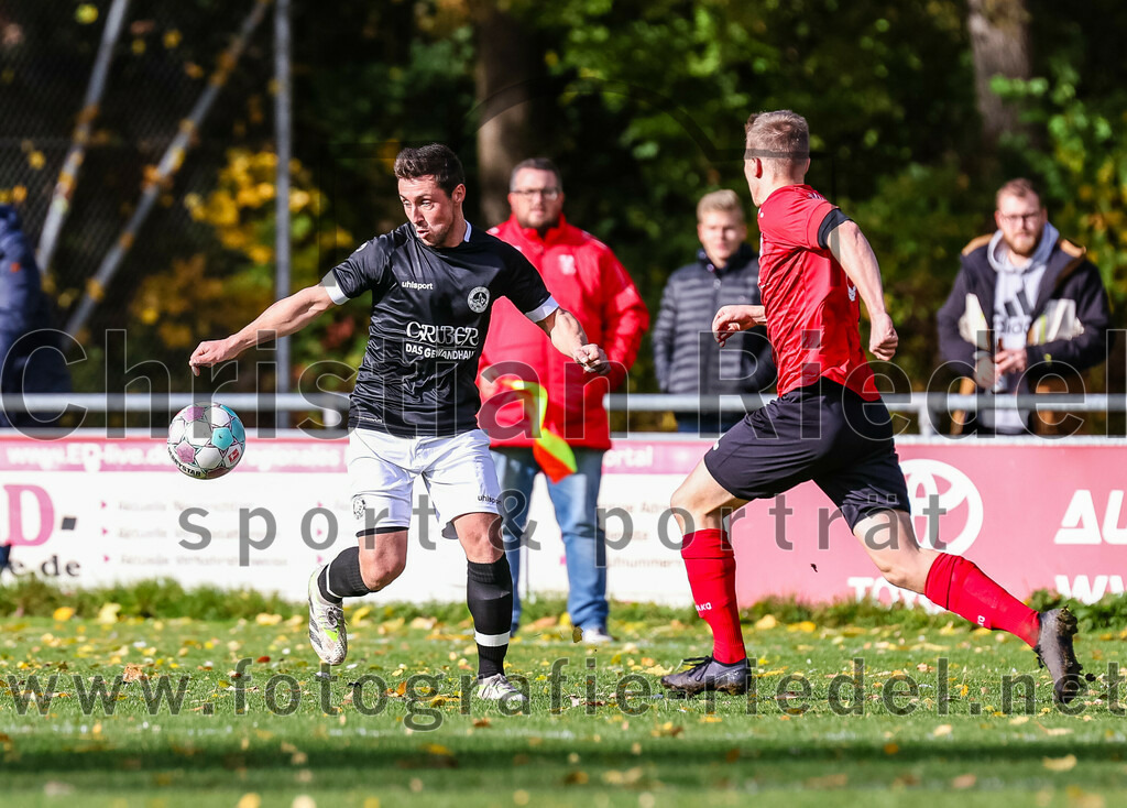 2023-11-05_006_FC_Herzogstadt_gegen_TuS_Oberding | Erding, Deutschland, 05.11.2023:
Fußball, Kreisklasse 2023 / 2024, 14. Spieltag, FC Herzogstadt gegen TuS Oberding, Endergebnis: 4:5

Marco Steinberg (FC Herzogstadt, #9), Markus Holzmann (TuS Oberding, #6)

Foto: Christian Riedel / fotografie-riedel.net