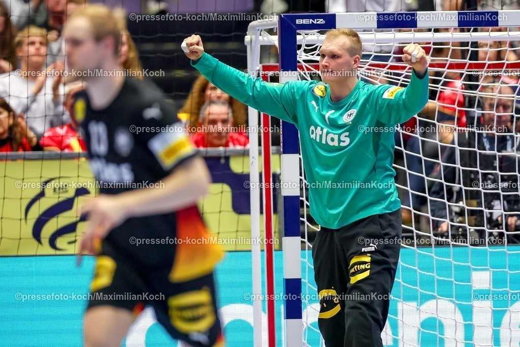 EHF19012602194 | 19.01.2026, Handball, Men's EHF EURO 2026, Deutschland - Spanien, Jyske Bank Boxen in Herning, Dänemark, Preliminary Round:  David Späth (Germany #01) jubelnd