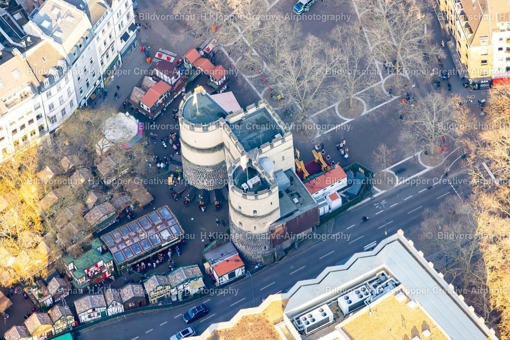 Luftbilder Köln-7945 | Luftbildfotografie Turm- Bauwerk " Hahnentor " Rest der ehemaligen, historischen Stadtmauer am Rudolfplatz in Köln im Bundesland Nordrhein-Westfalen, Deutschland - Realisiert mit Pictrs.com