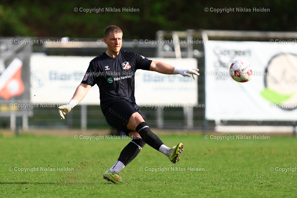 NH_Altona93_BWLohne_RegionalligaNord_18042026 | #12 Nikolas Wulf (Altona 93)Fußball I Herren I Regionalliga Nord I Saison 2025-2026 I 30. Spieltag I Altona 93 - BW Lohne I 18.04..2026 I Adolf-Jäger-Kampfbahn