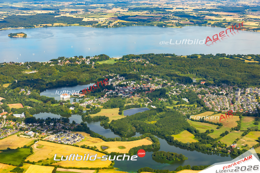 Das Luftbild der Stadt Glücksburg wurde 2022 vom Flugzeug heraus erstellt (keine Drohnen-Aufnahmen) Aufnahmehöhe ca.450 Meter- hohe Bildauflösung und Druck-Qualität. Garantiert!