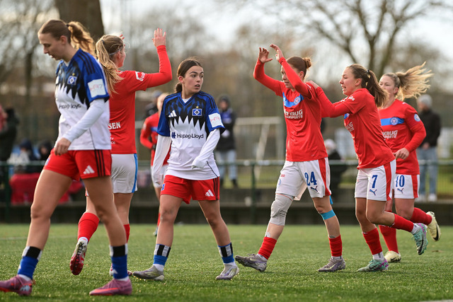 Fußball I Frauen I Saison 2025-2026 I Regionalliga Nord I 11. Spieltag I Hamburger SV U20 - Holstein Kiel I 27064 | Der Sportfotograf. - Realisiert mit Pictrs.com