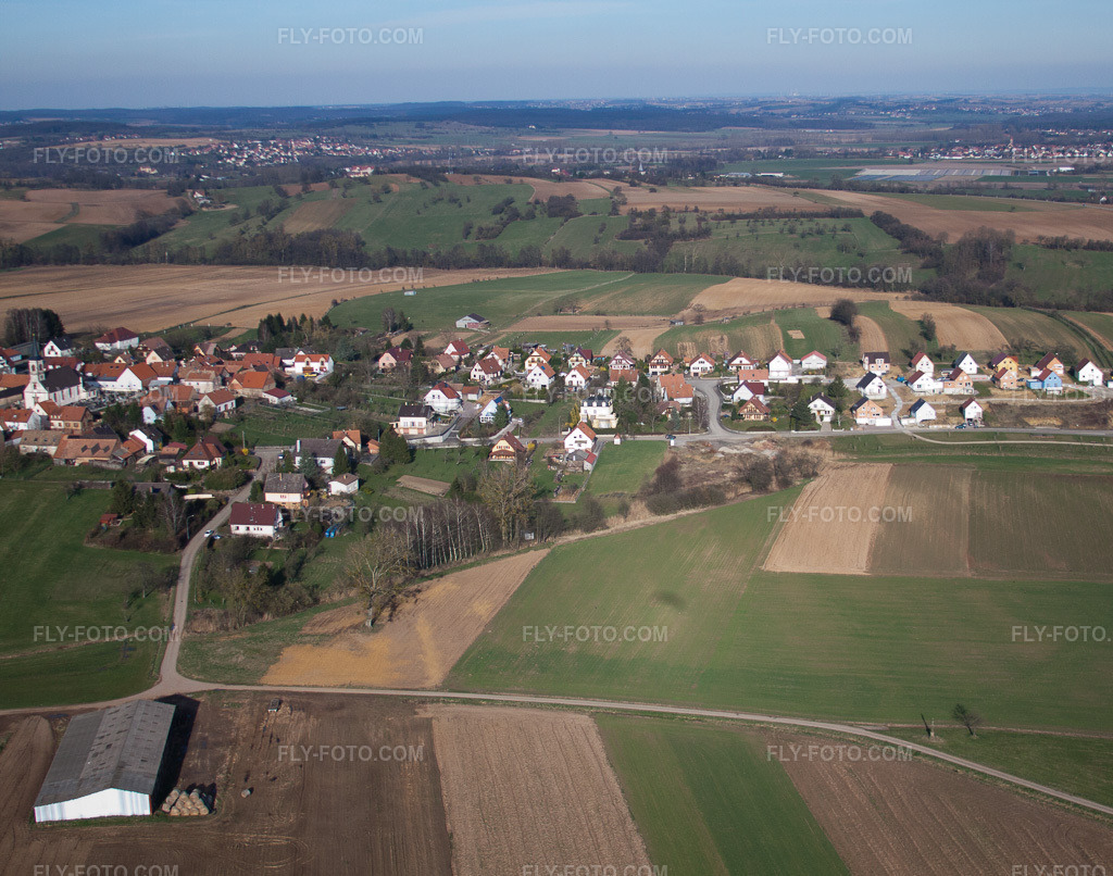 Aerial view: View of the town in Forstheim in the state Bas-Rhin, France.Photo: IMG_38698.jpg taken on 03/20/2011 by Werner Riehm/FLY-FOTO.comResolution of the original: 4026 x 3168 px