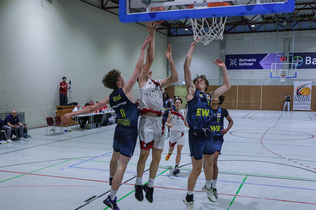 NBBL BAYER GIANTS vs EWE Baskets Juniors Oldenburg-85 | Fotos von Basketballspielen aus dem Raum NRW fotografiert von Gero Mueller-Laschet und Daniel Schaefer - Realisiert mit Pictrs.com