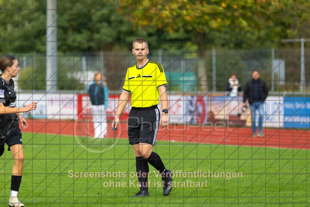 20261010_143008_0210_(c)_by_PhotoPeet | #,1.FC Donzdorf (schwarz) vs. SC Sand (blau), Fußball, EnBW-Oberliga B -Juniorinnen, 05. Spieltag, Saison 2026/2027, Rasenplatz Lautertal Stadion, Süßener Straße 16, 73072 Donzdorf, 10.10.2026 - 14:00 Uhr,Foto: PhotoPeet / Sport- &amp; Eventfotografie / Peter Harich