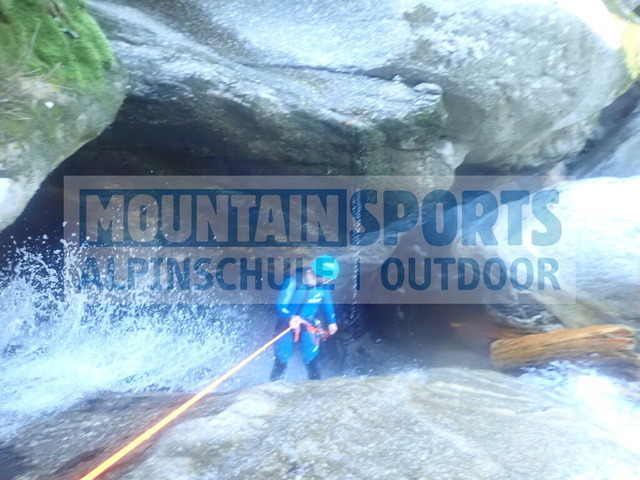 P9220096 | Bestelle die Bilder deines Berg- oder Wasser-Abenteuers mit Mountain Sports bequem von zu Hause aus direkt über unseren Online Fotoshop von pictrs.com. - Realisiert mit Pictrs.com