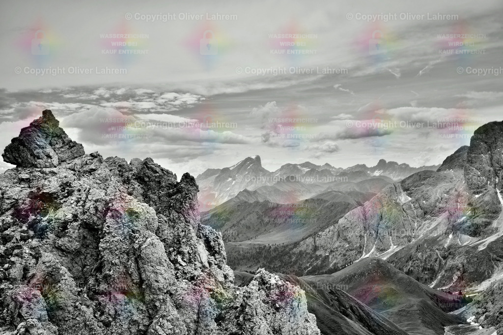 Rosszahnscharte | Von der Rosszahnscharte hat man einen herrlichen Blick bis zur Marmolata und im Schwarz-Weiß Stil kommen die Kontraste schön zur Geltung.