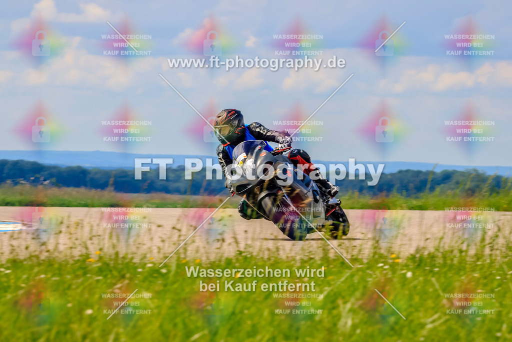 MotoTeam-0839 | Hier findet Ihr Bilder von Touristenfahrten auf der Nürburgring Nordschleife oder von anderen Veranstaltungen die ich besucht habe. Viel Spass beim Durch Schauen 