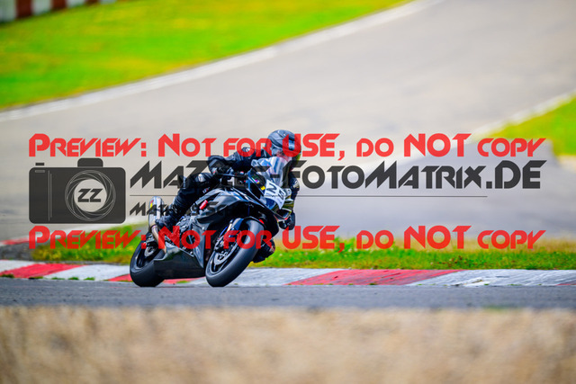 MaZZes_FotoMatrix_240717_6007705_8219 | GELB