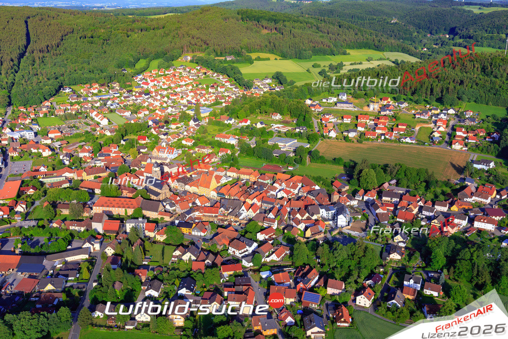 Die Luftaufnahme der Stadt Weismain wurde 2017 vom Flugzeug heraus erstellt ( keine Drohne )- hohe Auflösung für beste Qualität