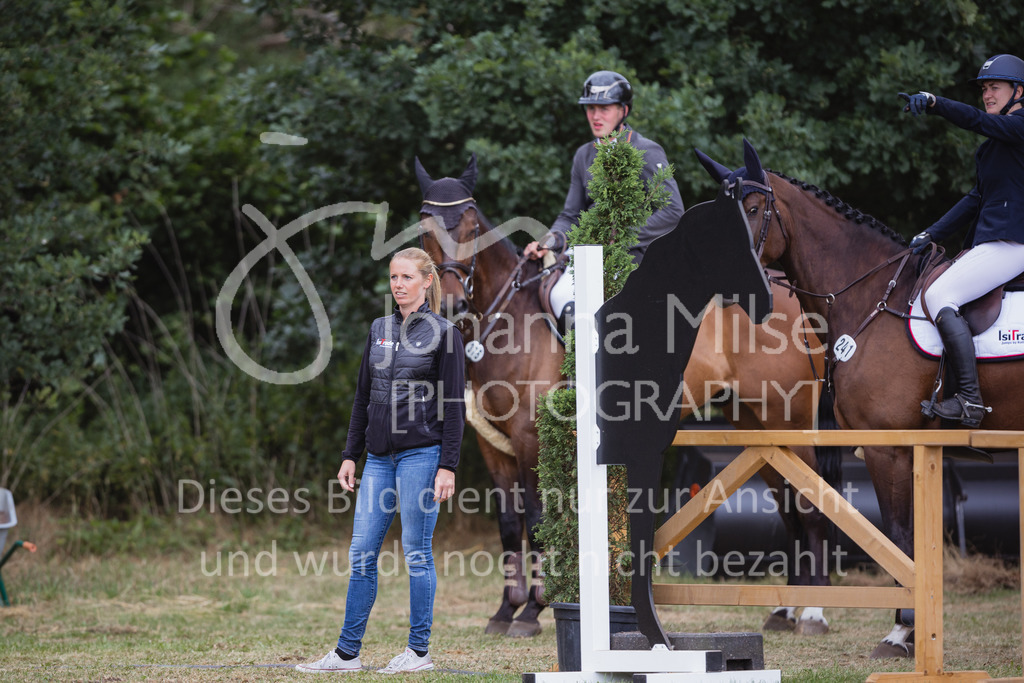 220715_LC_Youngster-M-505 | Deine schönsten Turniermomente als professionelle Fotos! Entdecke hochwertige Pferdesport-Fotografie im Online-Shop. Jetzt Fotos finden & bestellen!