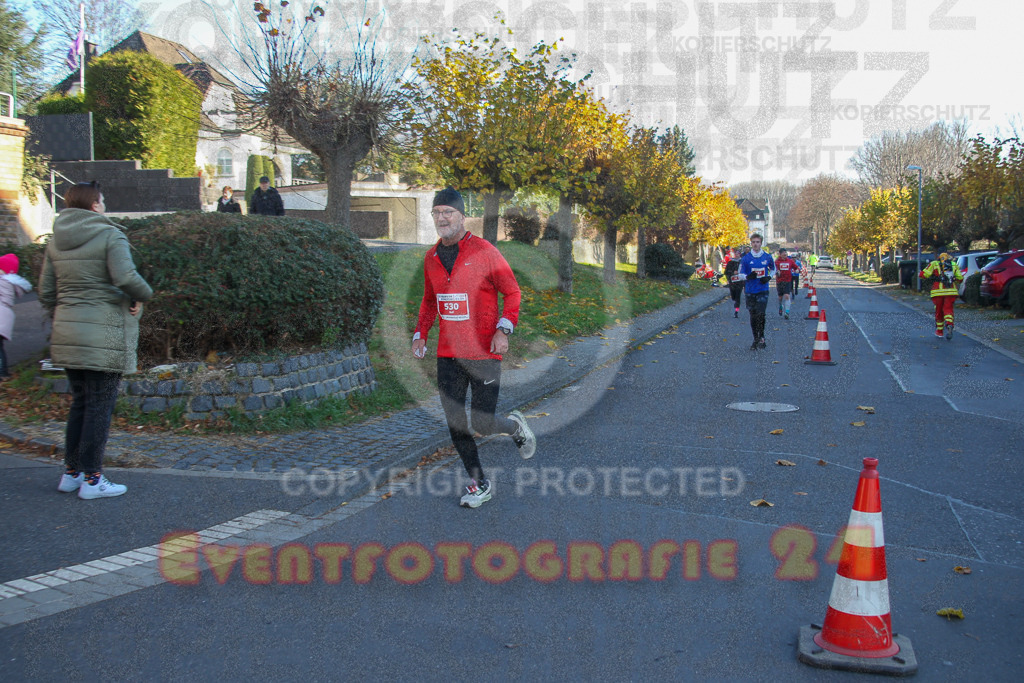 241201_1230_EV4_2756 | Sportfotografie im Rhein-Sieg Kreis, Köln, Bonn, NRW, Rheinland Pfalz, Hessen, etc. Unser Tätigkeitsfeld umfasst den Laufsport vom Volkslauf über den Marathon, Duathlon, Triathon bis zum Ultralauf wie Kölnpfad Ultra oder Schindertrail.