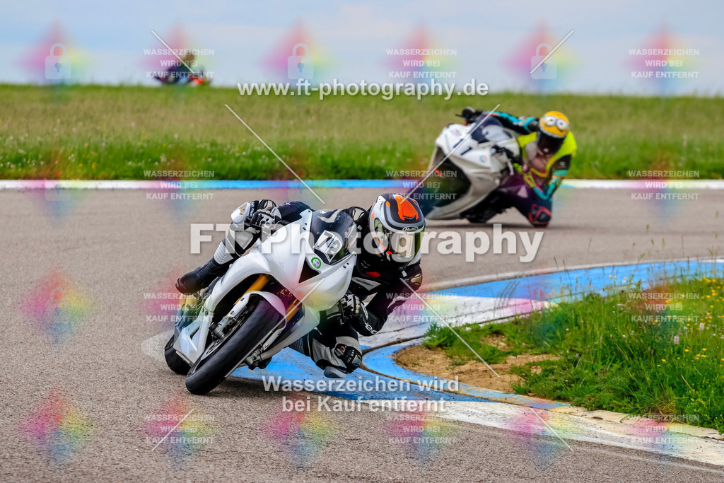 MotoTeam-2070 | Hier findet Ihr Bilder von Touristenfahrten auf der Nürburgring Nordschleife oder von anderen Veranstaltungen die ich besucht habe. Viel Spass beim Durch Schauen 