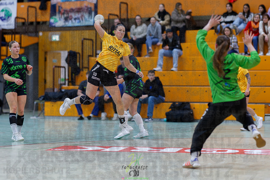 Frauen Oberliga Mitte (HHV); HSG Kleenheim/Langgöns II - HSG Eibelshausen/Ewersbach | Frauen Oberliga Mitte (HHV); HSG Kleenheim/Langgöns II - HSG Eibelshausen/Ewersbach am 01.11.2025 in Oberkleen (Weidig-Halle)Photo © 2025 - Jörg Heinrich - Realisiert mit Pictrs.com