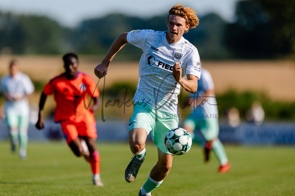 Testspiel, Saison 2026/27: SC Preußen Münster - Kickers Emden | Billerbeck, 10.07.2026: Testspiel, SC Preußen Münster gegen Kickers Emden auf der Anlage des DJK Billerbeck in Billerbeck. Foto: sportfotografie.ms | Markus Paletta - Realisiert mit Pictrs.com