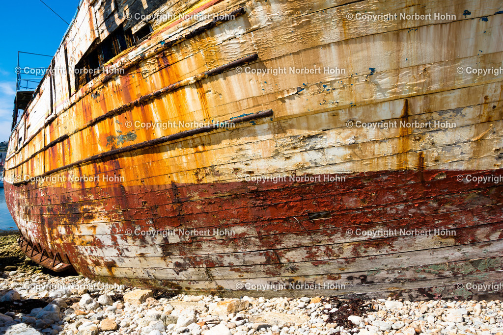 Frankreich - Atlantikkueste | Schiffsfriedhof im Hafen von Camaret-Sur-Mer - Realisiert mit Pictrs.com