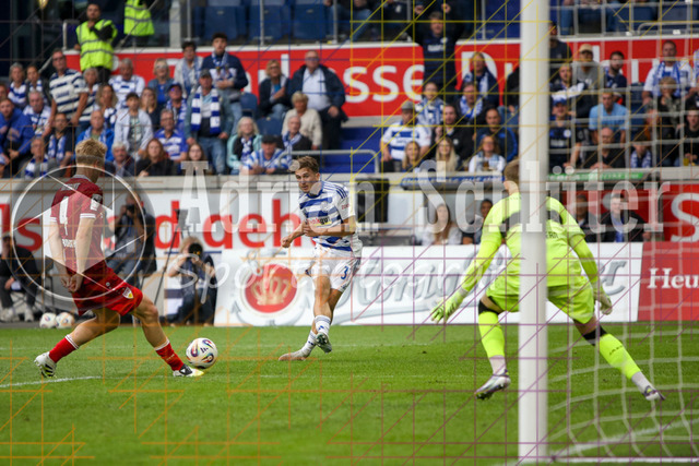 MSV Duisburg vs VfB Stuttgart II - 3. Liga | Duisburg, Deutschland, 02.08.25:   Patrick Sussek (MSV Duisburg) erzielt das Tor zum 2:1 waehrend des Spiels der 3. Liga MSV Duisburg vs VfB Stuttgart II in der schauinsland-reisen-arena(Foto von Brauer-Fotoagentur / Adrian Schlueter)