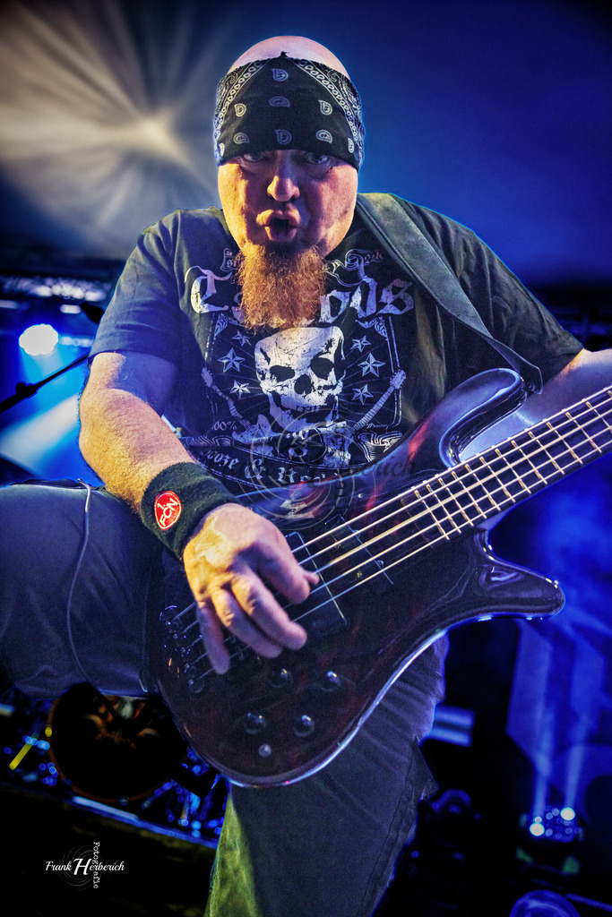 Justice Daudenwinden | Frank Herberich Fotografie, Frank Herberich, Fotografie, Hochzeit, Portrait, St. Peter Ording, Ording, Westerhever, Nordsee, Frank Fotografie, Hardheim,  Odenwald,Walldürn, Band,Eventfotografie - Realisiert mit Pictrs.com