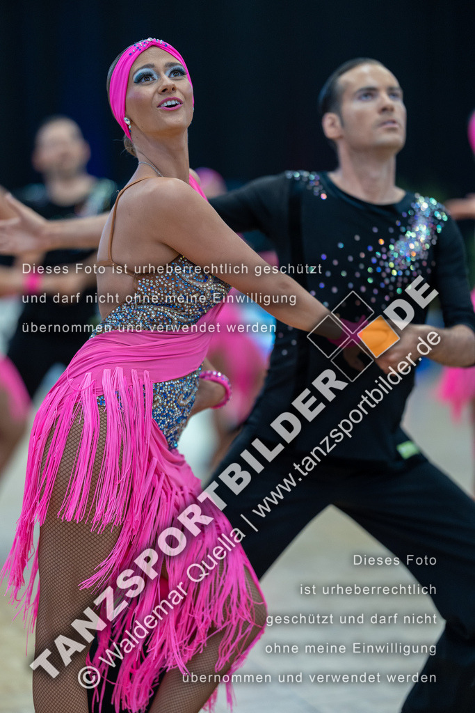 20230415-10509 | Hier finden Sie Tanz Bilder vom Latein und Standard Formationen tanzen. Sportbilder vom Tanzsport. Schöne Fotos und von Weltmeisterschaft, Europameisterschaft, Bundesliga, Regionalliga, Oberliga und Landesliga sowie von GOC Stuttgart, DanceComp, WM Bremen