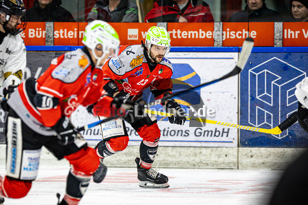 TSV Peißenberg MINERS gegen EHC Königsbrunn PINGUINE | Eishockey Bayernliga Herren Playoffs Viertelfinale 2024/25 - Spiel 6 von 7, TSV Peißenberg MINERS gegen EHC Königsbrunn PINGUINE, 20250221,Dejan VOGL (MINERS 23) in Aktion,2025-02-21 in Peißenberg (Eisstadion Peißenberg)Dejan VOGL (MINERS 23)Copyright: WolfgangxLindner foto-lindner.de