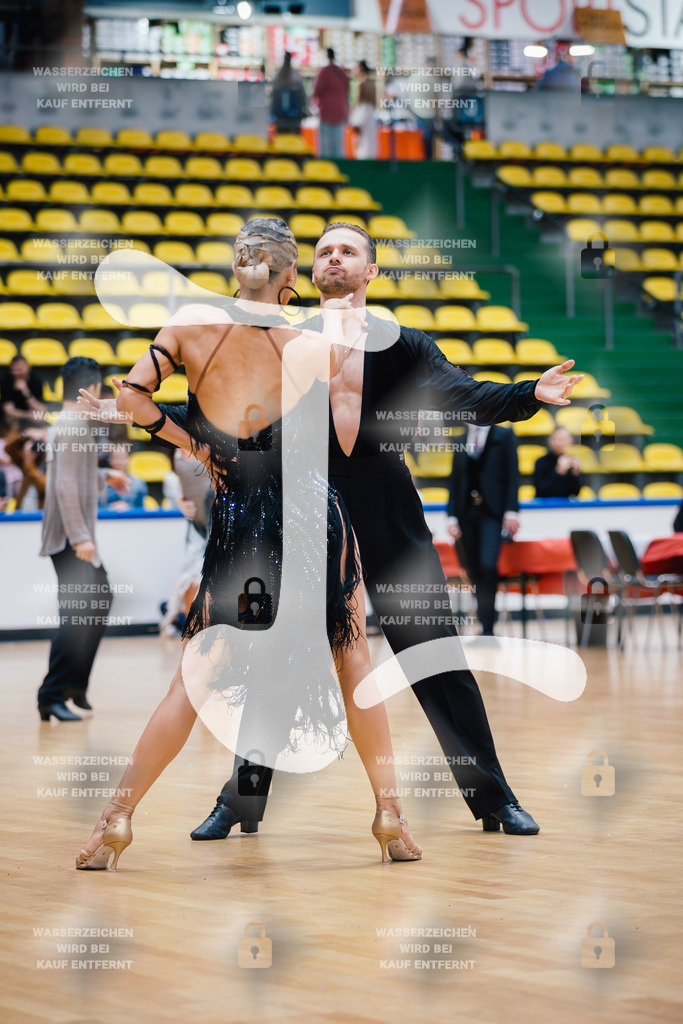 Hessen Tanzt WDSF International Open Latin 4th (83) Vitalii Zakharov _ Tabea Louisa Thaler (TC Blau-Orange Wiesbaden)-2025-05-18-4683 | Webshop for digital downloads and prints of dance sport, event & show photographer Julian Link - Realisiert mit Pictrs.com