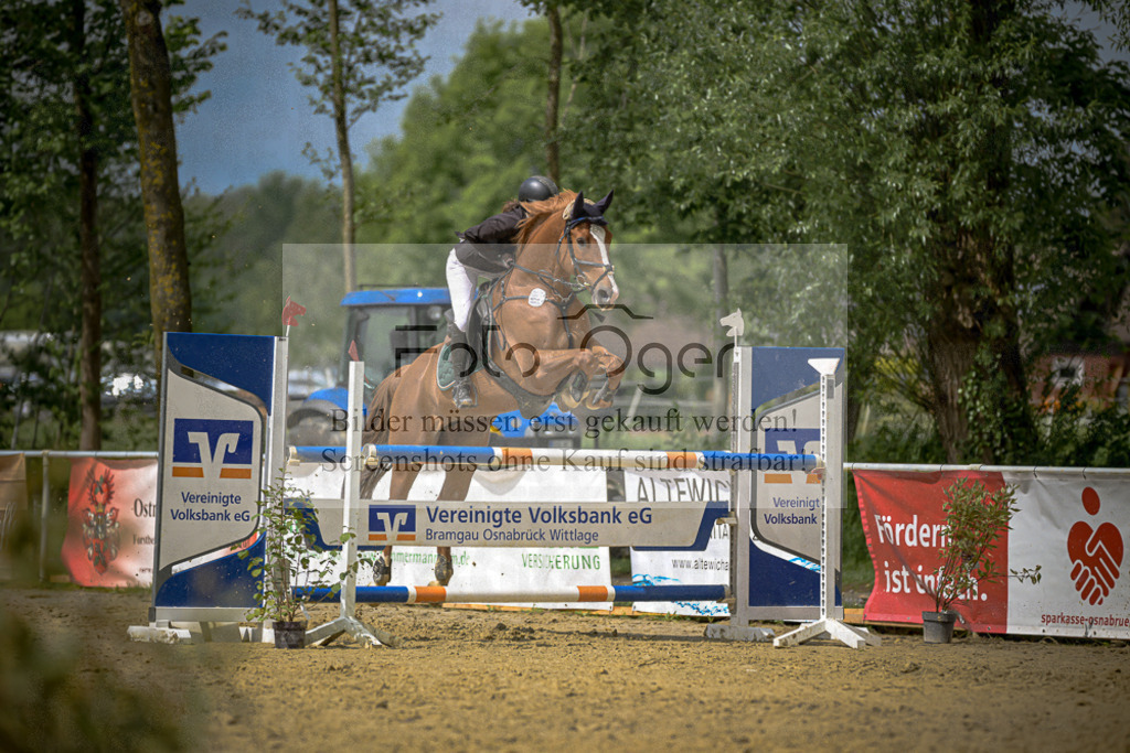 20240505-DOS_0489 | Entdecke hochwertige Reitturnierfotos von Foto Oger. Professionell, emotional und authentisch – jetzt Lieblingsmomente im Shop bestellen.Deutschlandweite Turnierfotografie. - Realisiert mit Pictrs.com