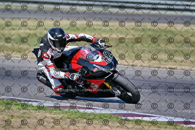 26bt04-0014 | markuskiefer.com - Realisiert mit Pictrs.com