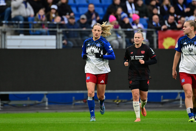Fußball I Frauen I Saison 2025-2026 I DFB-Pokal I Achtelfinale I Hamburger SV - Bayer 04 Leverkusen I 15299 | Nina Räcke (39, Hamburger SV) - Realisiert mit Pictrs.com