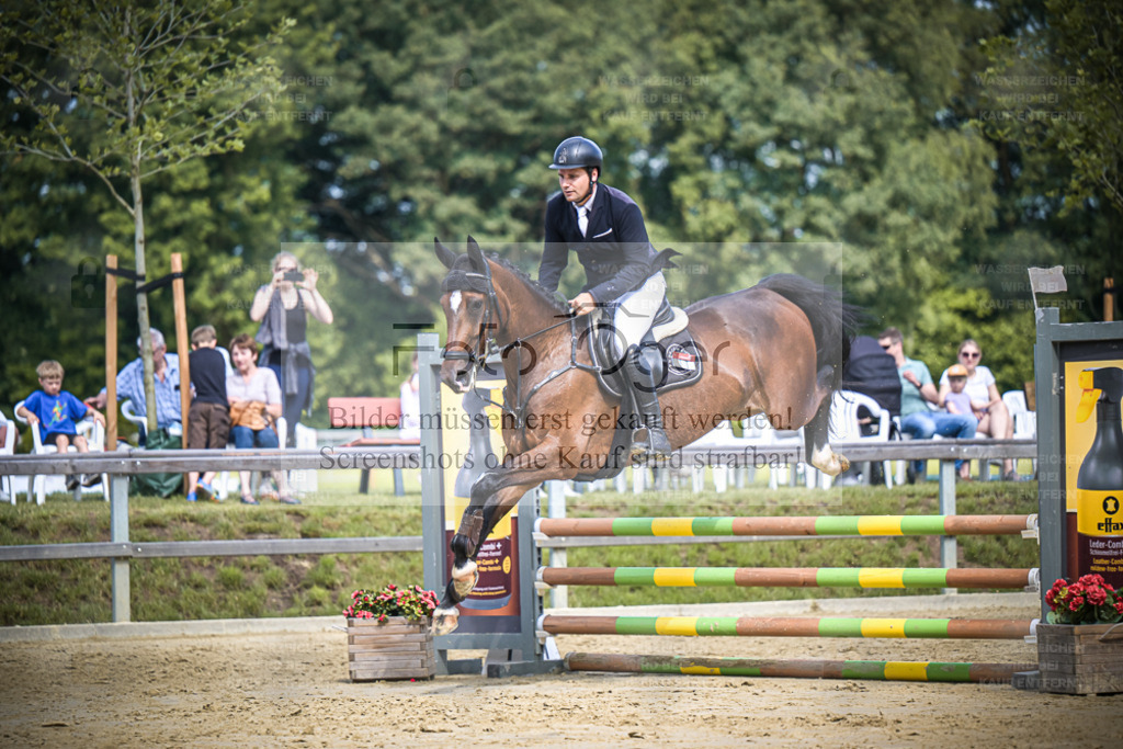 DOS_9862 | Entdecke hochwertige Reitturnierfotos von Foto Oger. Professionell, emotional und authentisch – jetzt Lieblingsmomente im Shop bestellen. - Realisiert mit Pictrs.com