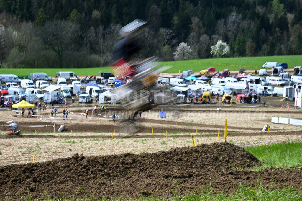 Motocross Schlatt bei Winterthur - 29. April 2023 | Fahrer in der Kategorie Hobby Open am Motocross Schlatt bei Winterthur, 29. April 2023.
Instagram: @mx_schlatt | @mc_wila | @sam_schweiz
Bild: Sportfotografie Markus Aeschimann | www.markus-aeschimann.ch - Realisiert mit Pictrs.com