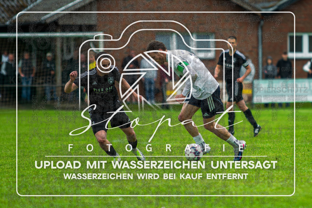 Final Kreispokal HK - Germania Walsrode vs. TSV Wietzendorf | Max Dirani (Germania Walsrode #11), Beon Hoppe (TSV Wietzendorf #31); Finale Kreispokal HK - Germania Walsrode vs. TSV Wietzendorf am 07.06.2026 in Sportplatz Alter Schulweg, Schülern - Realisiert mit Pictrs.com