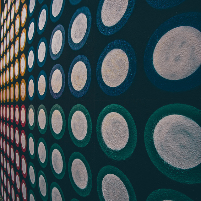 DOTS | strange eyez - Realisiert mit Pictrs.com