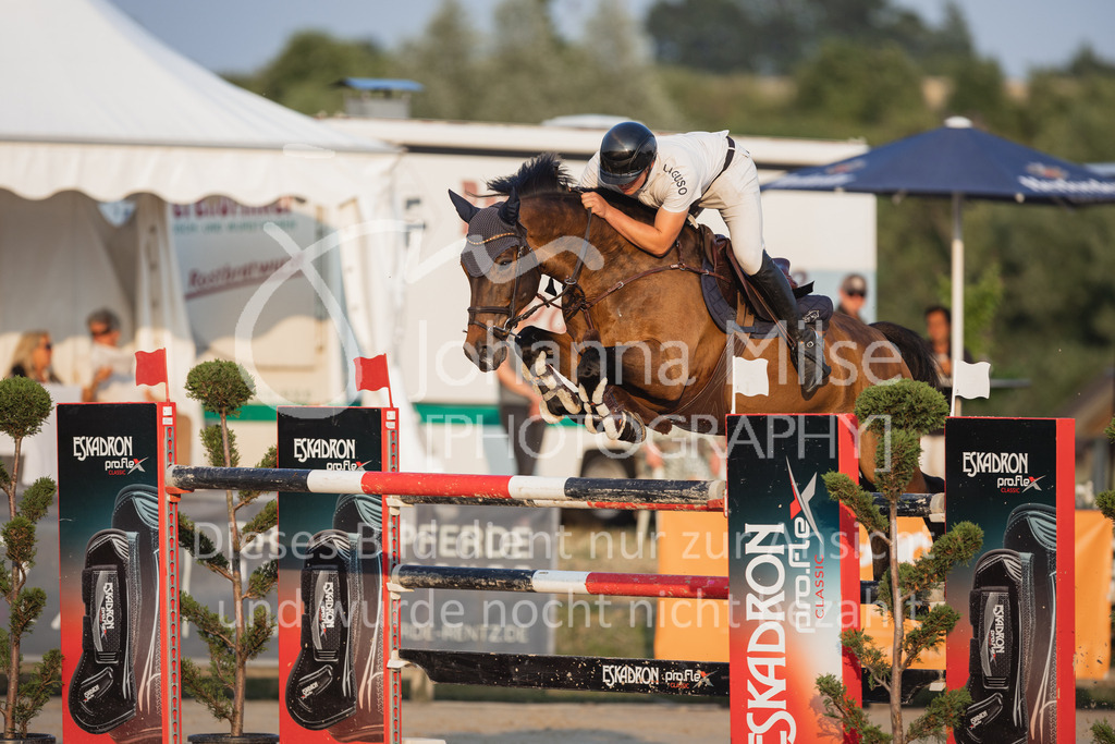 230624_PfSpTa_GroßerPreis-316 | Deine schönsten Turniermomente als professionelle Fotos! Entdecke hochwertige Pferdesport-Fotografie im Online-Shop. Jetzt Fotos finden & bestellen!