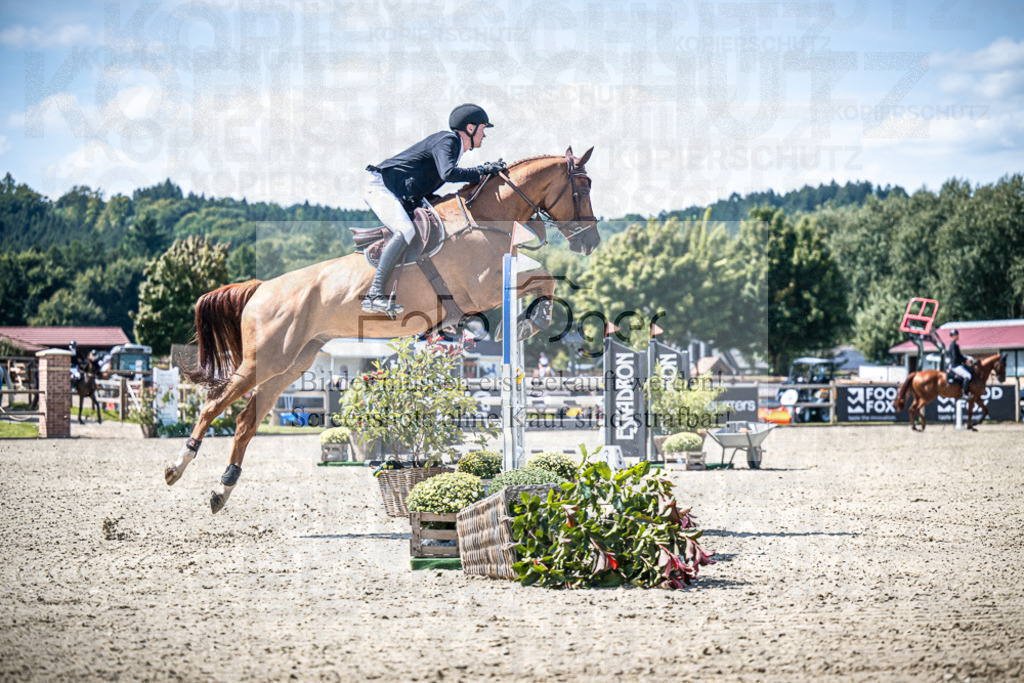 DOS_3562 | Entdecke hochwertige Reitturnierfotos von Foto Oger. Professionell, emotional und authentisch – jetzt Lieblingsmomente im Shop bestellen.Deutschlandweite Turnierfotografie. - Realisiert mit Pictrs.com