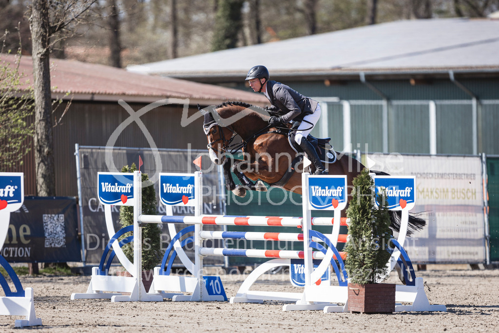 250408_Mühlen_SprPf-L-397 | Deine schönsten Turniermomente als professionelle Fotos! Entdecke hochwertige Pferdesport-Fotografie im Online-Shop. Jetzt Fotos finden & bestellen!