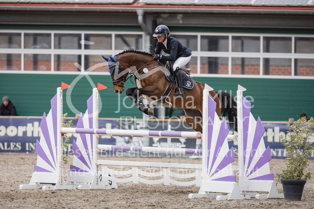 230411_Mühlen_03SprPf-L-356 | Deine schönsten Turniermomente als professionelle Fotos! Entdecke hochwertige Pferdesport-Fotografie im Online-Shop. Jetzt Fotos finden & bestellen!