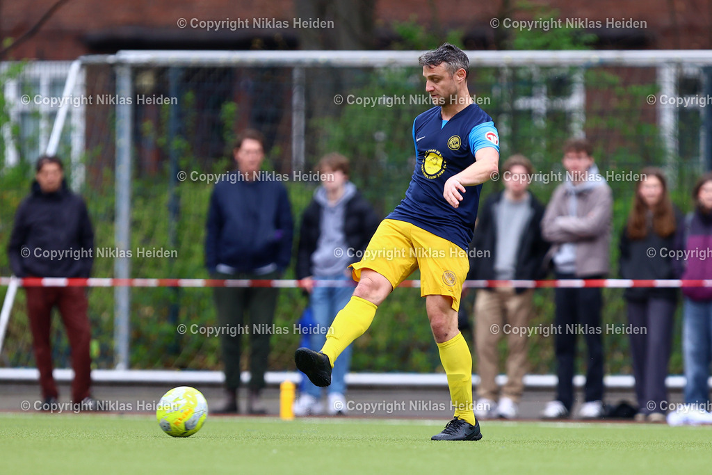 NH_FCAlsterbrüder_TSVSasel_OberligaHamburg_13042025 | #15 Chris Pfeifer (FC Alsterbrüder)Fußball I Herren I Gamesright Oberliga Hamburg I Saison 2024-2025 I  31. Spieltag I FC Alsterbrüder - TSV Sasel I 13.04.2025 I Walter-Wächter-Platz