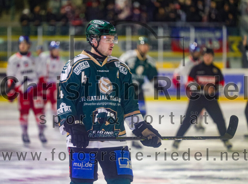 2025-11-16_035_TSV_Erding_gegen_Selber_Woelfe | Erding, Deutschland, 16.11.2025:Eishockey, Oberliga Süd 2025 / 2026, 17. Spieltag, TSV Erding gegen Selber Wölfe, Endergebnis: 3:1Jesse Kauhanen (Erding Gladiators, #4)Foto: Christian Riedel / fotografie-riedel.net