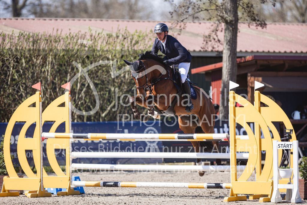 250408_Mühlen_SprPf-L-349 | Deine schönsten Turniermomente als professionelle Fotos! Entdecke hochwertige Pferdesport-Fotografie im Online-Shop. Jetzt Fotos finden & bestellen!