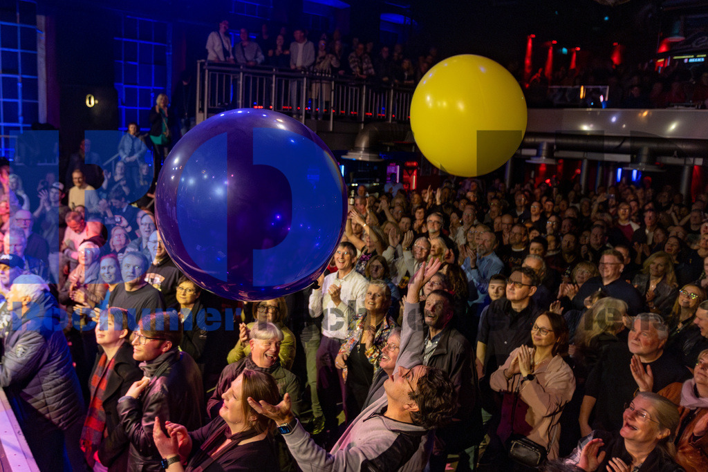 SES_GBAZEC20241227-105 | bond - Realisiert mit Pictrs.com