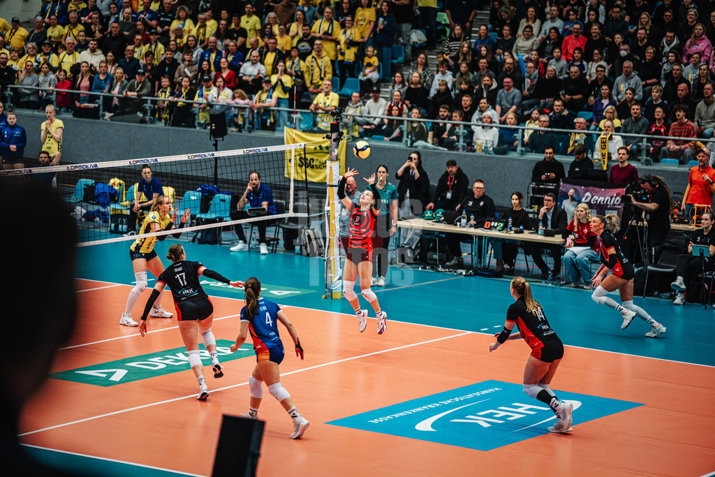 Volleyball | Frauen | Saison 2025/2026 | Volleyball Bundesliga | ETV Hamburger Volksbank Volleys vs. SSC Palmberg Schwerin | 17.01.2026 | Zuspiel von Zoe Konjer (#8, ETV Hamburger Volksbank Volleys)