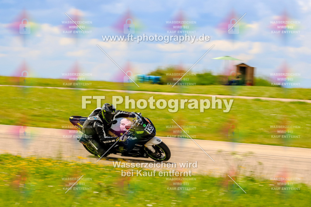 MotoTeam-0449 | Hier findet Ihr Bilder von Touristenfahrten auf der Nürburgring Nordschleife oder von anderen Veranstaltungen die ich besucht habe. Viel Spass beim Durch Schauen 