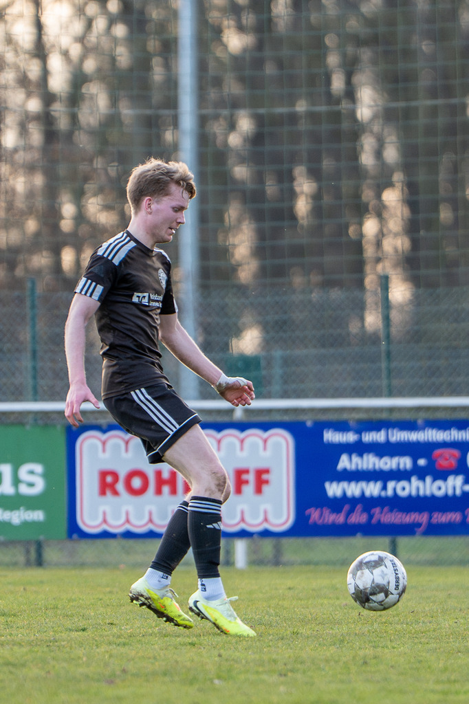 Fußball I Herren I Saison 2025-2026 I Bezirksliga Weser-Ems 4 I 21. Spieltag I TuS Lutten - SW Osterfeine I 4393 | jns.sportfotos - Realisiert mit Pictrs.com
