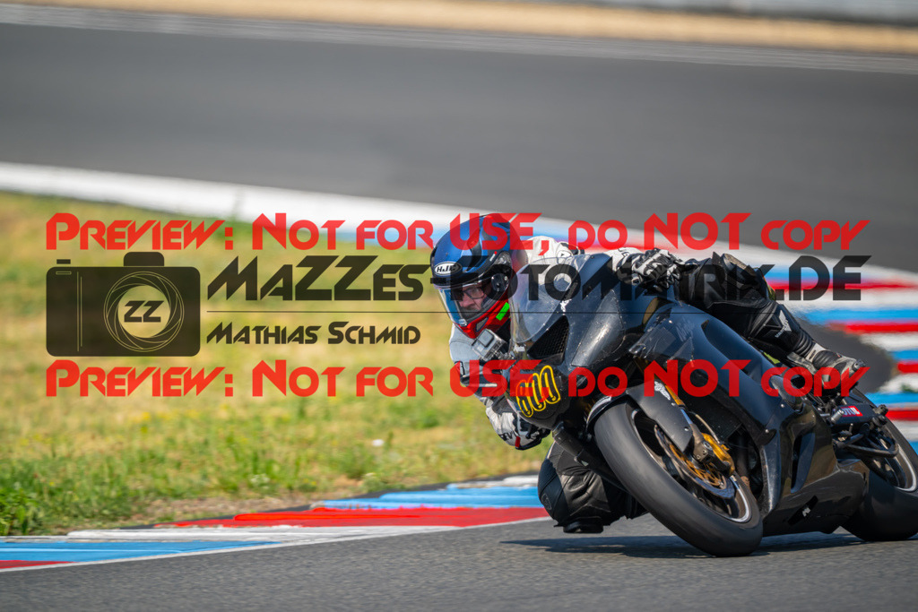 MaZZes-Fotomatrix-20260805-520151 | R1